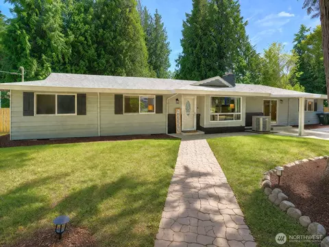 12015 59th Ave E, Puyallup, WA 98373
