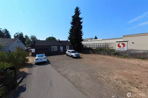 7009 NE 181st St, Kenmore, WA 98028