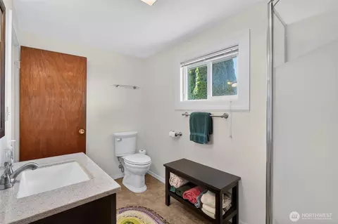 Bath - 2623 Sandra Ave, Centralia, WA 98531 photo 2 of 4