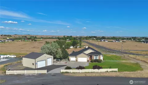 7019 NE Lake Vista Dr, Moses Lake, WA 98837