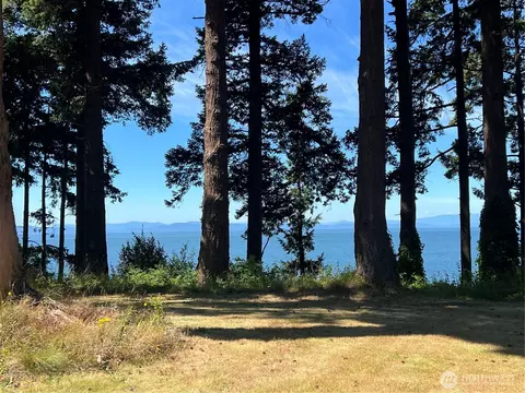 297 Marine Dr, Point Roberts, WA 98281