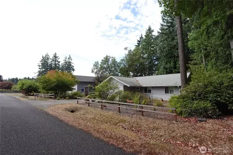 12606 Silver Dr, Anderson Island, WA 98303