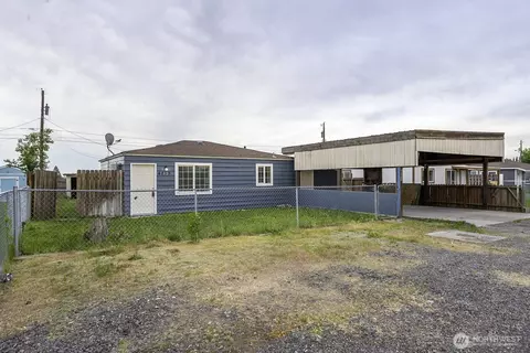 4253 NE Lincoln Dr, Moses Lake, WA 98837