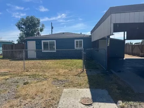 4253 NE Lincoln Dr, Moses Lake, WA 98837