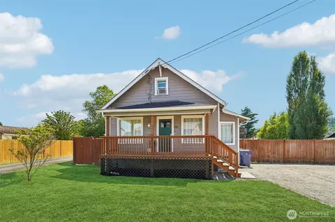221 3rd Ave NW, Pacific, WA 98047