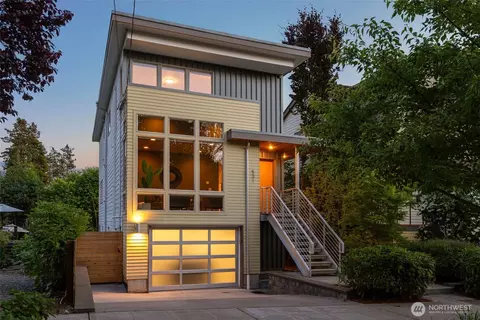 531 N 84th St, Seattle, WA 98103