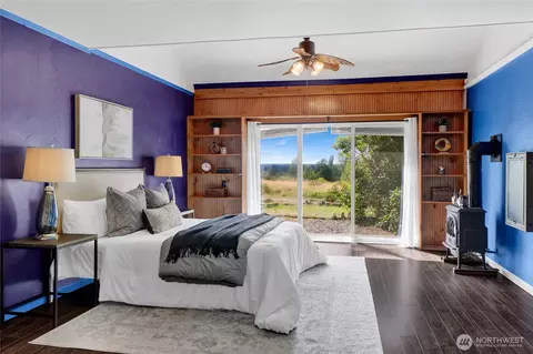 Bedroom - 3825 Cabrant Rd, Everson, WA 98247 photo 2 of 10