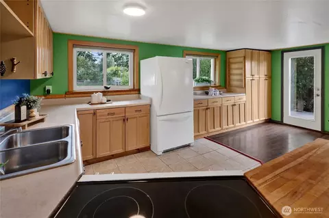 Kitchen - 3825 Cabrant Rd, Everson, WA 98247 photo 1 of 1