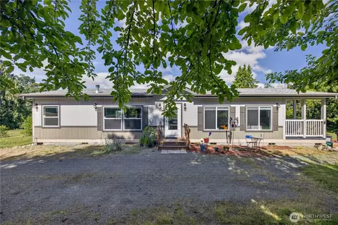 3973 Francis Rd, Mount Vernon, WA 98273