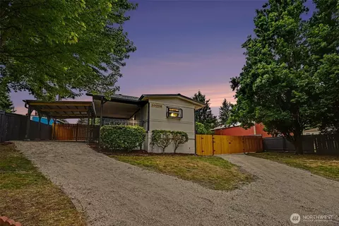 20006 117th St E, Bonney Lake, WA 98391