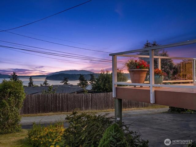 3420 W 3rd St, Anacortes, WA 98221