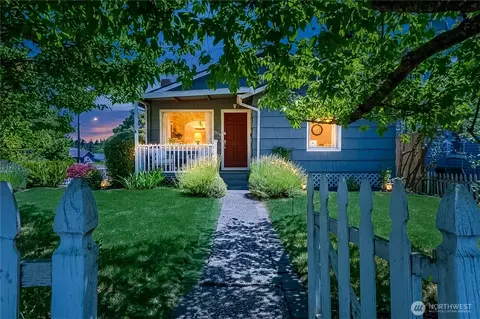 8526 17th Ave NE, Seattle, WA 98115