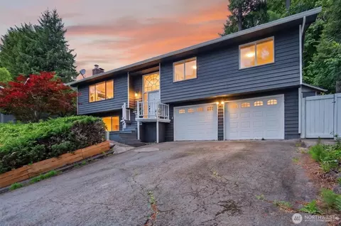 2678 Maplewood Dr, Longview, WA 98632