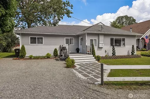404 Nixon St S, Roy, WA 98580