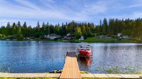 15404 Lakeview Ave, Stanwood, WA 98292
