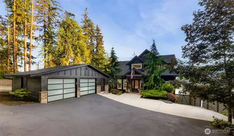 15404 Lakeview Ave, Stanwood, WA 98292