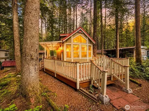 86 3 Sunset Cir, Deming, WA 98244