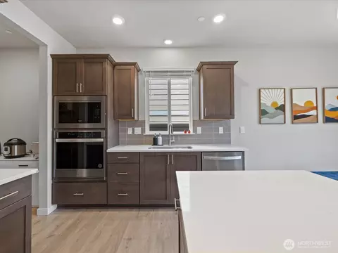 Kitchen - 2809 193rd Pl SE, Bothell, WA 98012 photo 6 of 7