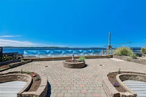9839 51st Ave SW, Seattle, WA 98136
