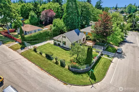 6815 S 120th Pl, Seattle, WA 98178