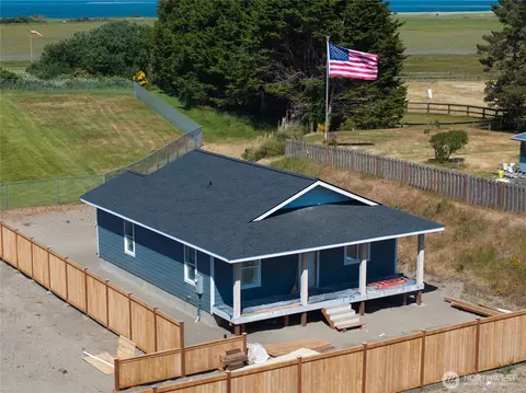 1014 E Delilah Rose Ln, Westport, WA 98595