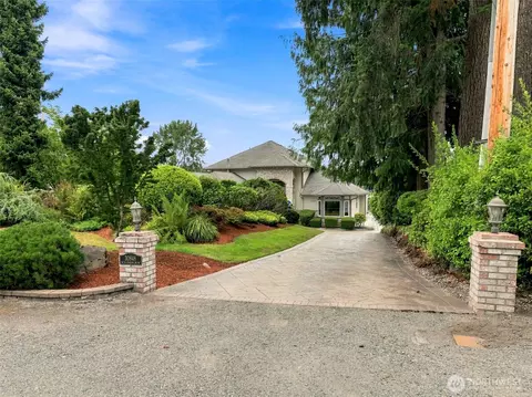 30848 W Lk Morton Dr Se Dr SE, Kent, WA 98042