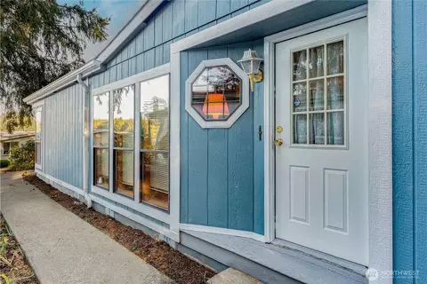 574 NW Silver Glen Ln #41, Bremerton, WA 98311