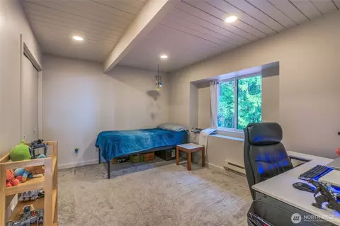 Bedroom - 617 Buckhorn Rd, Eastsound, WA 98245 photo 1 of 4