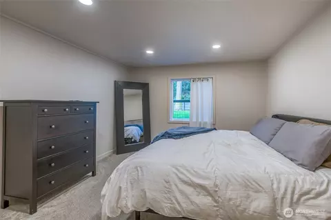 Bedroom - 617 Buckhorn Rd, Eastsound, WA 98245 photo 4 of 4