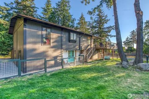 Exterior - 617 Buckhorn Rd, Eastsound, WA 98245 photo 9 of 12