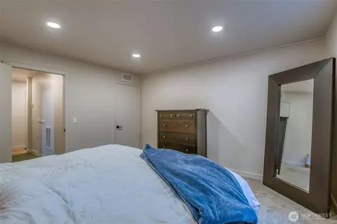 Bedroom - 617 Buckhorn Rd, Eastsound, WA 98245 photo 3 of 4