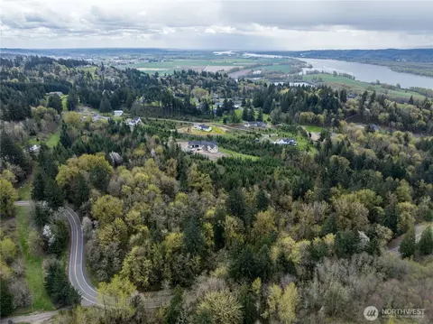 577 Martins Bluff Rd, Kalama, WA 98665