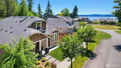 6136 Harbor Inlet Ln NW, Bremerton, WA 98311
