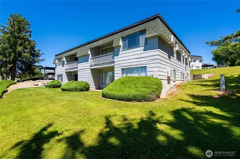 933 N Baker Ave #1-16, East Wenatchee, WA 98802