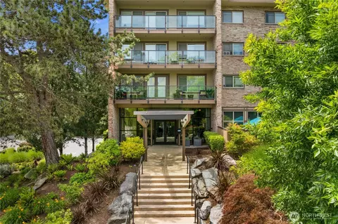 511 100th Ave NE #109, Bellevue, WA 98004