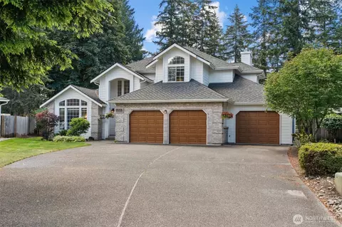 22507 SE 261st St, Maple Valley, WA 98038