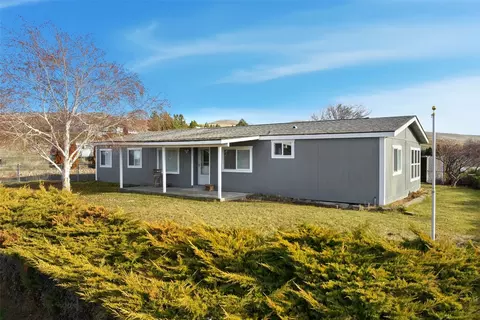 401 Clemans View Rd, Selah, WA 98942