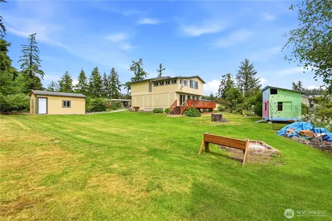 840 Wolverine Pl, Camano Island, WA 98282