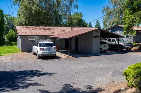 420 N Keller Ave #A & B, East Wenatchee, WA 98802