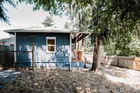 Exterior - 3714 22nd St, Everett, WA 98201 photo 11 of 20