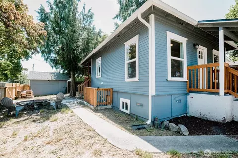 Exterior - 3714 22nd St, Everett, WA 98201 photo 6 of 20