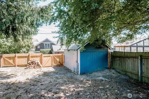Exterior - 3714 22nd St, Everett, WA 98201 photo 8 of 20