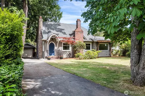 11048 23rd Ave NE, Seattle, WA 98125