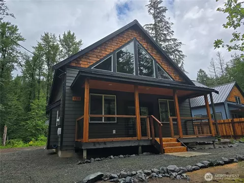 118 Nisqually Way, Ashford, WA 98304