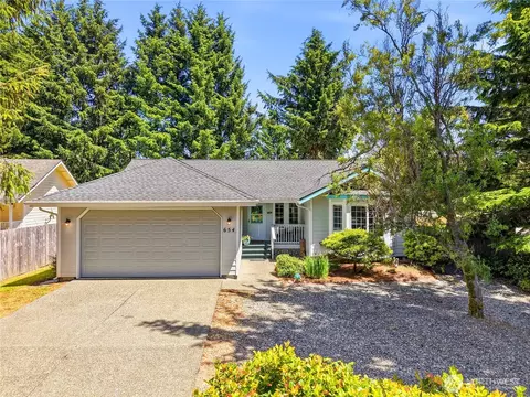 654 Woodland Loop NE, Ocean Shores, WA 98569
