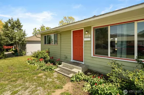 1119 Fuller St, Wenatchee, WA 98801