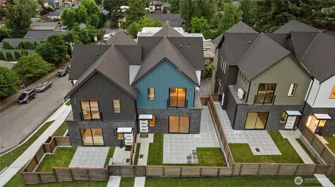 18603 104th Ave NE #B, Bothell, WA 98011
