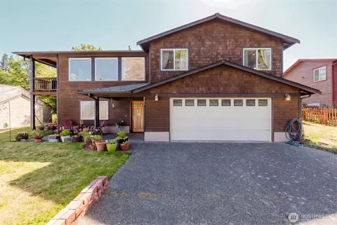 221 Farragut Ave, Port Orchard, WA 98366