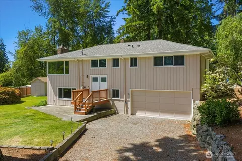 15811 205th Ave SE, Renton, WA 98059