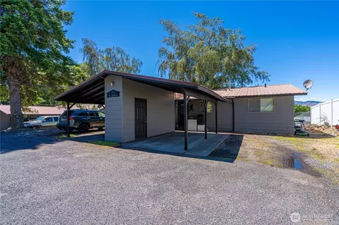 460 N Keller Ave #A & B, East Wenatchee, WA 98802